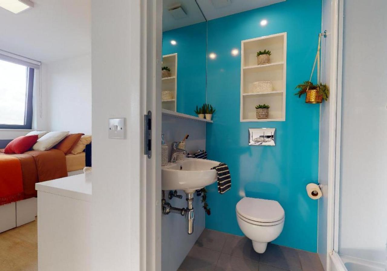 For Students Only Private Bedrooms With Shared Kitchen And Studios At Iq Haywood House In London Exteriör bild
