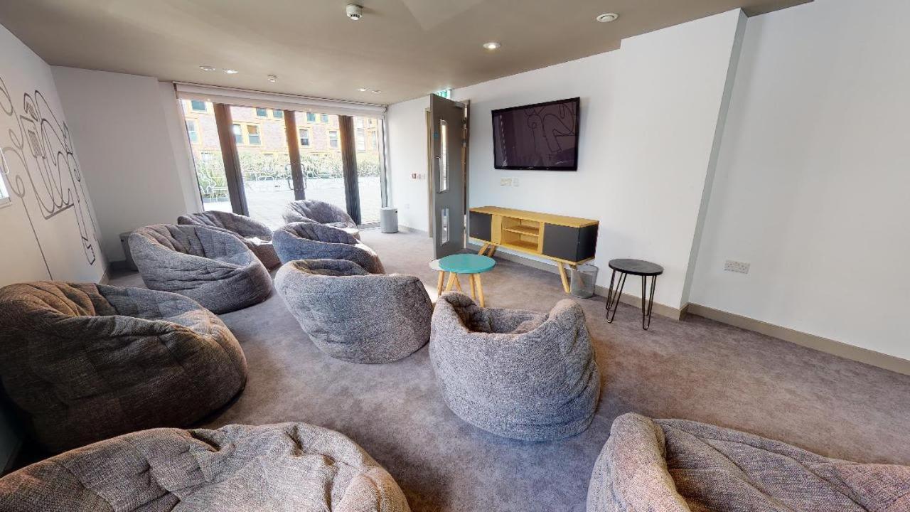 For Students Only Private Bedrooms With Shared Kitchen And Studios At Iq Haywood House In London Exteriör bild