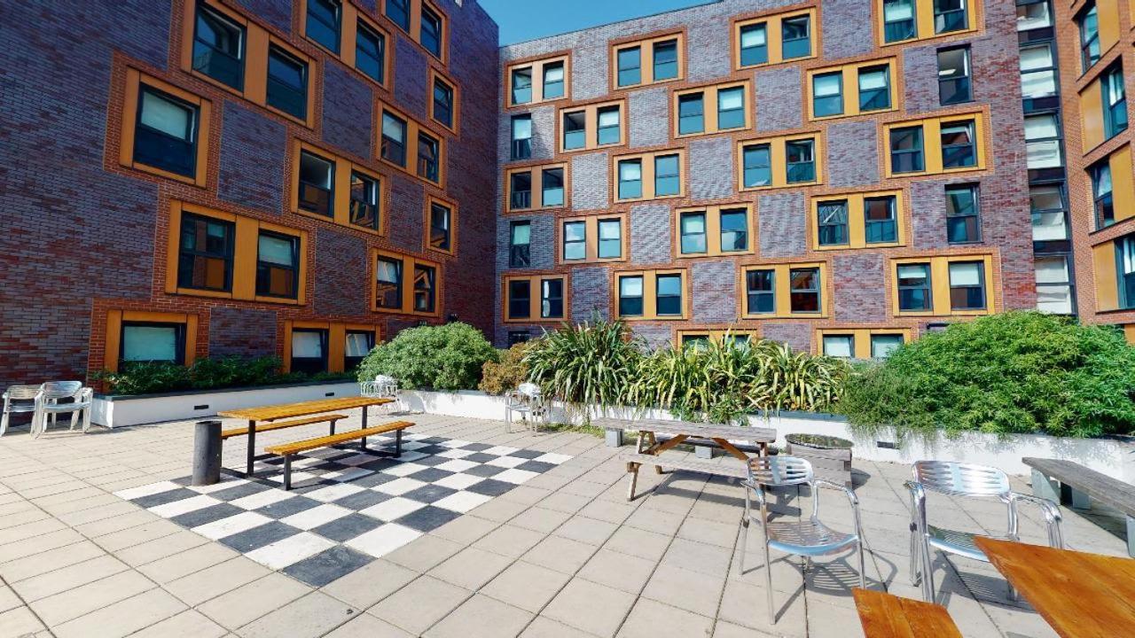 For Students Only Private Bedrooms With Shared Kitchen And Studios At Iq Haywood House In London Exteriör bild