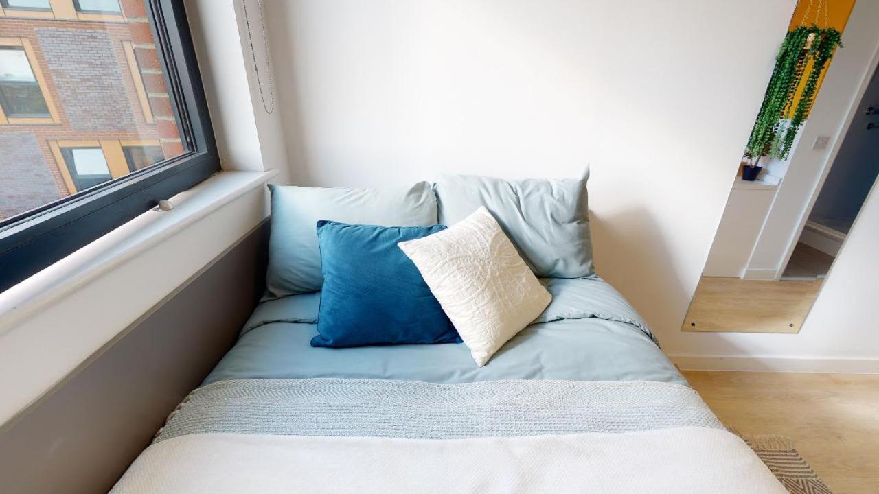 For Students Only Private Bedrooms With Shared Kitchen And Studios At Iq Haywood House In London Exteriör bild