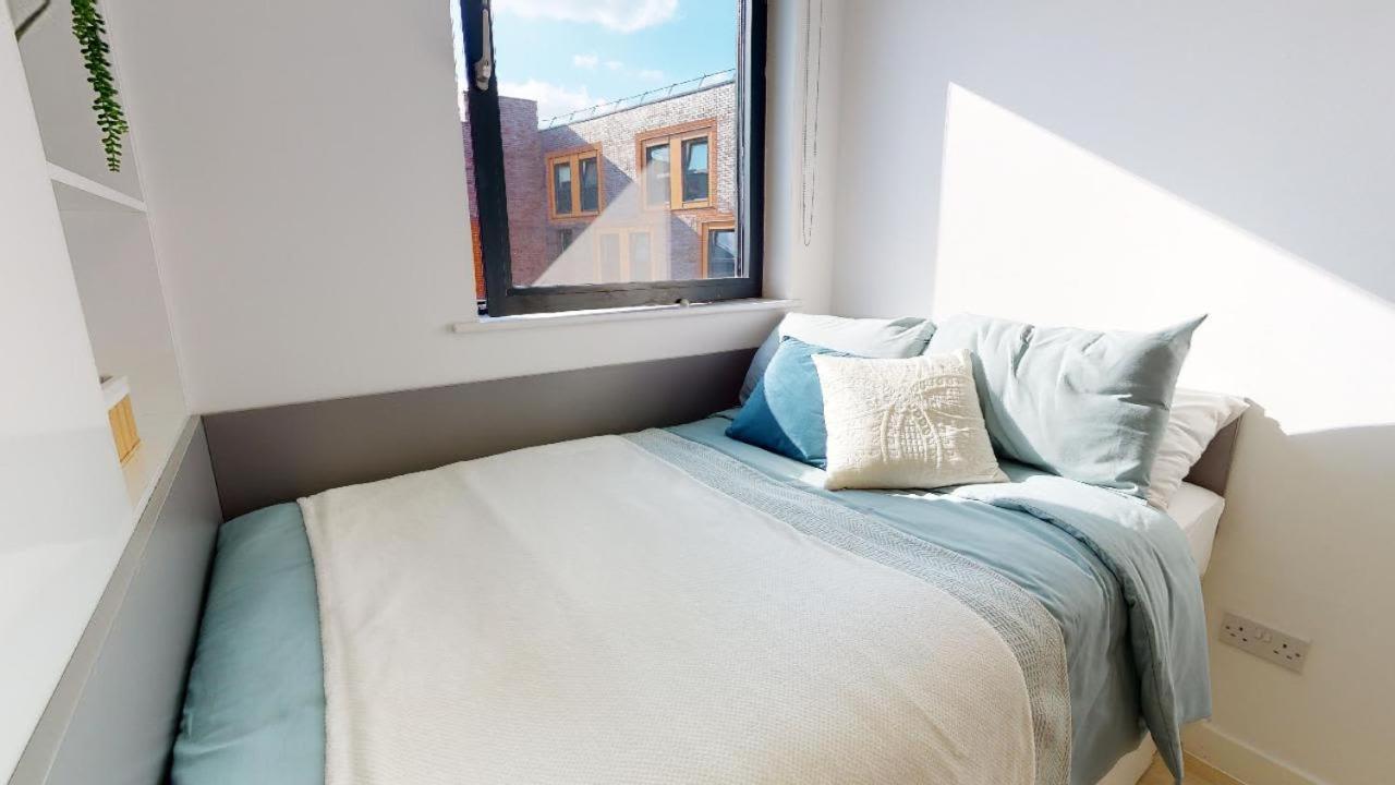 For Students Only Private Bedrooms With Shared Kitchen And Studios At Iq Haywood House In London Exteriör bild